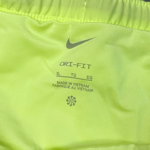 Nike Challenger 5” Running Shorts DR8760-736 Volt Yellow XL Brief Lining - Picture 8 of 14